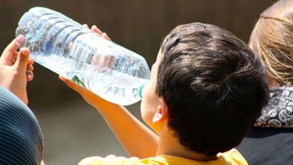 Protegen a pequeños contra los golpes de calor