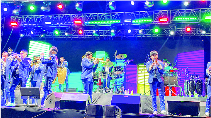 Celebran con  Nuevo Laredo 176 años de historia con gran baile