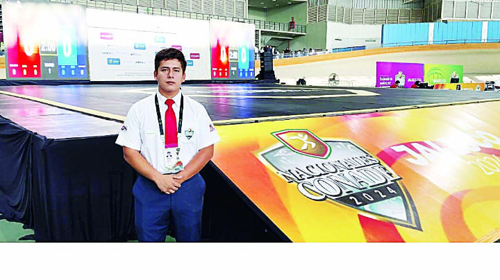 Réferi neolaredense de Taekwondo debuta en nacionales