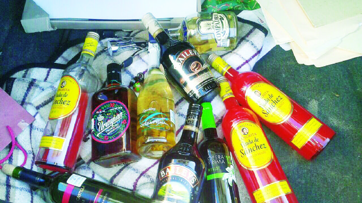 ¿Qué está prohibido cruzar de Estados Unidos a Nuevo Laredo?