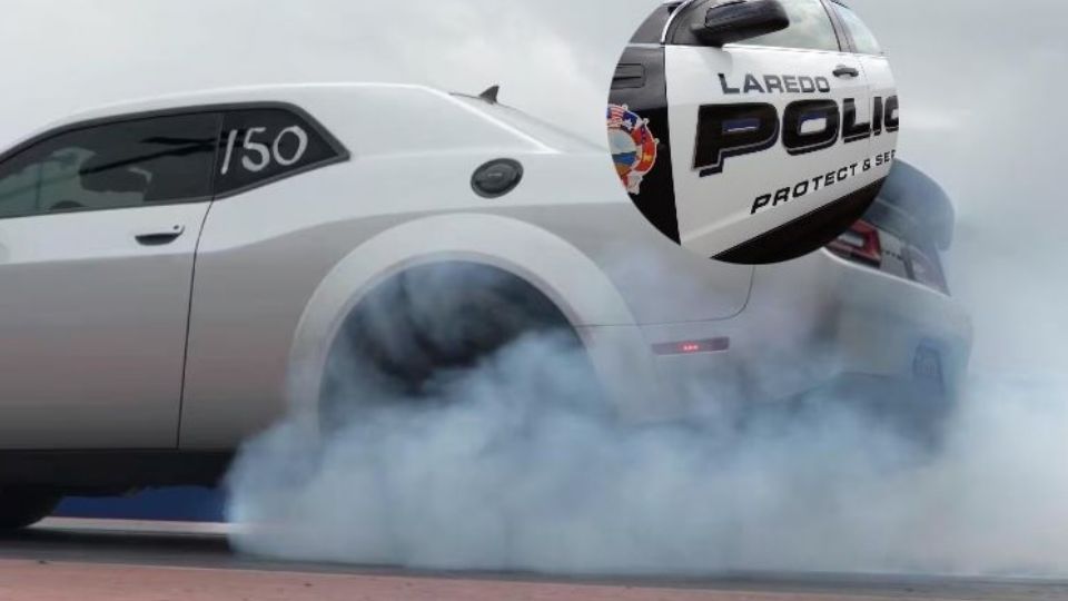 Llegaron los policías y los dos autos hacían piruetas en el lugar.