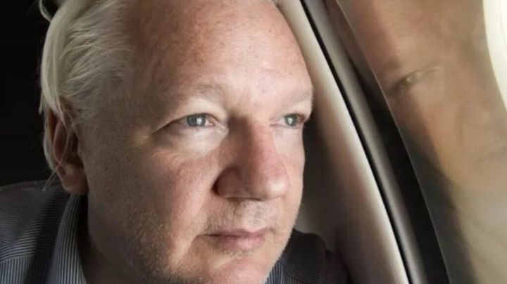 Julian Assange se declara culpable de un cargo por conspiración