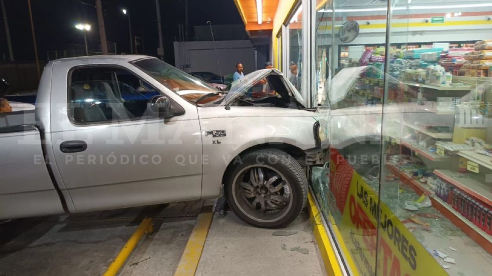 Cuantiosos fueron los daños que dejó el desafortunado accidente.