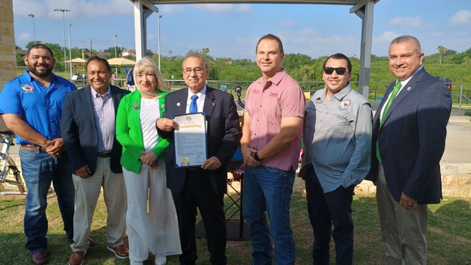 La reunión se llevó a cabo en el parque Independence Hills en la parte sur de Laredo.