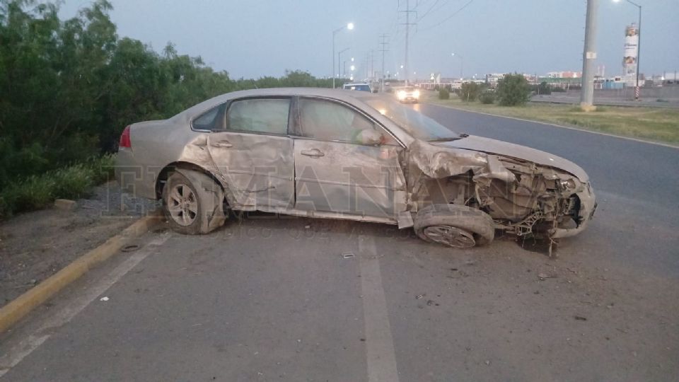 Tras el siniestro, causado por la imprudencia del conductor, este se dio a la fuga, dejando su vehículo atravesado en la carretera