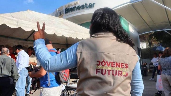'Jóvenes Construyendo el Futuro': recibe $7,572 y seguro médico; registro fácil y gratuito.
