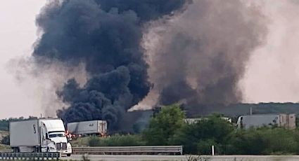 Carretera Laredo-Monterrey: tráiler explota en llamas al chocar, en el Km 182 | VIDEO