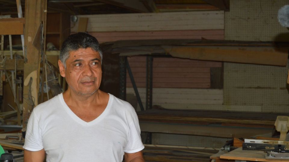 Walter Ramos, se hizo viral al encontrar un puma en su casa, estuvo de frente a la bestia en su casa y taller de carpintería, este ebanista con más de 40 años en el oficio de San José, crea bellas obras en muebles, gabinetes y cocinas integrales.