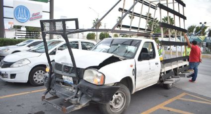 Falta de precaución en la avenida César López de Lara causa choque por alcance