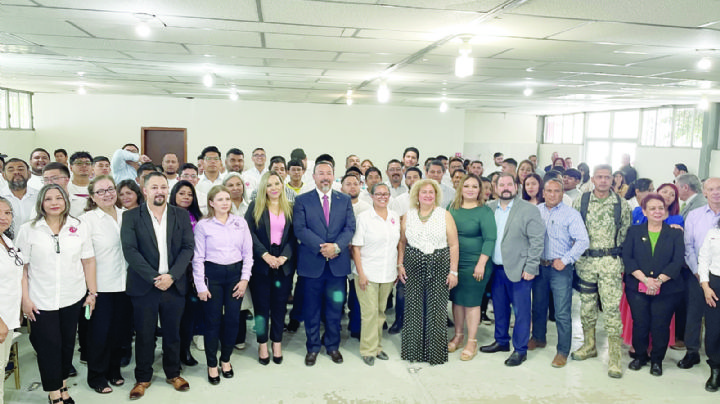 Salen 85 egresados del Cecati y cambian su vida