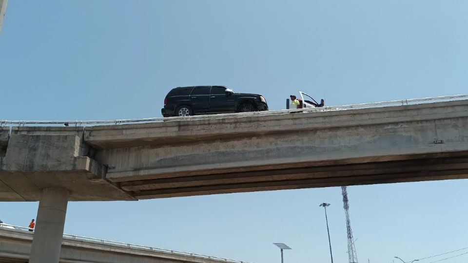 Desde lo alto del Puente González se lanzó Teresa Elizabeth.