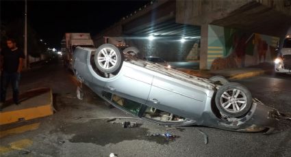 ¡Vuelve a nacer! choca contra tráiler, vuelca y sale ileso; fue un milagro, dicen