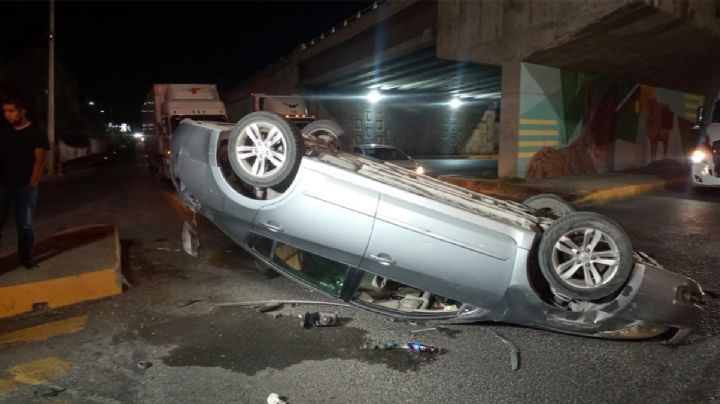 ¡Vuelve a nacer! choca contra tráiler, vuelca y sale ileso; fue un milagro, dicen