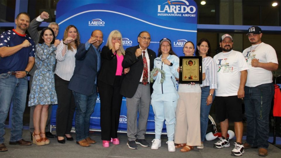 Jennifer Lozano en un merecido homenaje