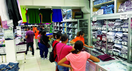 Inician las compras por regreso a clases en Nuevo Laredo