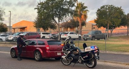 Policía de Laredo multa a automovilistas por infracciones en zonas escolares