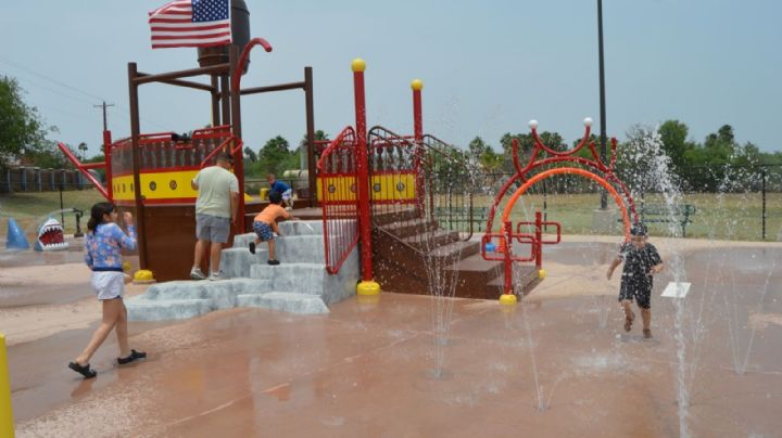 Reducen horarios de albercas públicas en Laredo; aquí los detalles