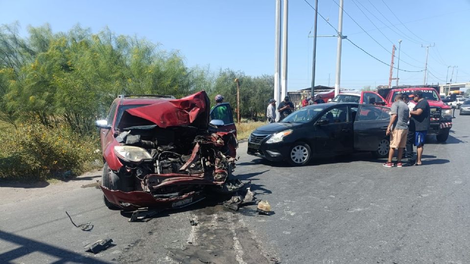 La camioneta quedó completamente destrozada