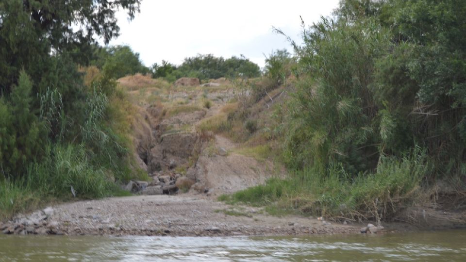 Un hombre cayó a un arroyo y fue salvado por paramédicos