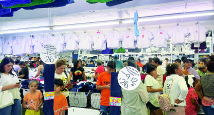 Saturan tiendas en Nuevo Laredo por el regreso a clases