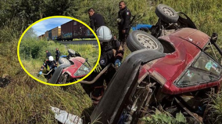 Intenta ganarle paso al tren y auto es impactado en Querétaro; hay 4 muertos