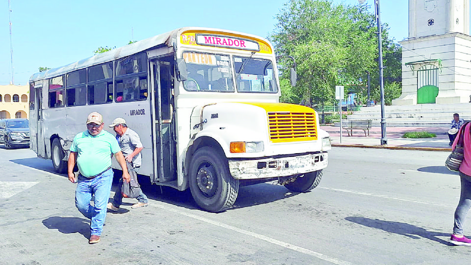 En Nuevo Laredo sólo operan 70 de las más de 300 concesiones de transporte público otorgadas.