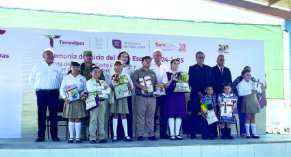 Entregan útiles y mochilas a 53 mil alumnos en Nuevo Laredo