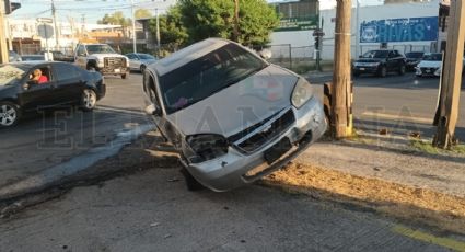 Espectacular choque en Nuevo Laredo dejó autos completamente dañados