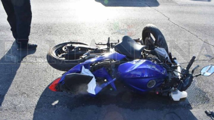 Motociclista sufre severo accidente en la Colonia Juárez, en Nuevo Laredo