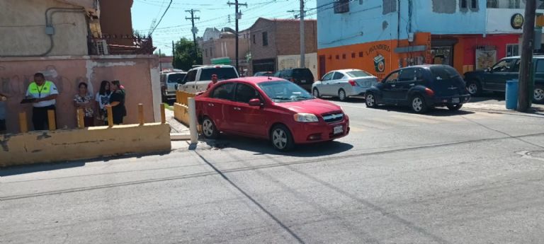auto aveo destrozado