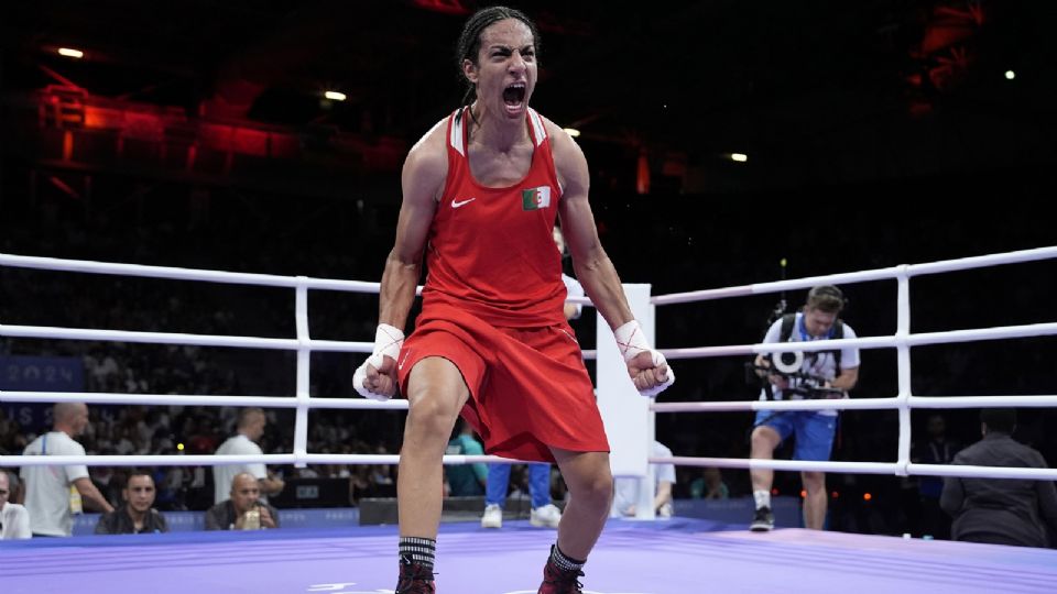 Luego de sufrir todo un bombardeo mediático que puso en duda su género, la pugilista se destacó por su pelea, llegando a las semifinales de esta competencia internacional