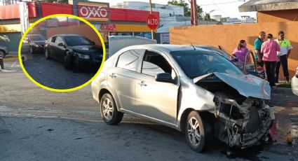 Jovencito causa brutal choque por pasarse el alto en la colonia Madero