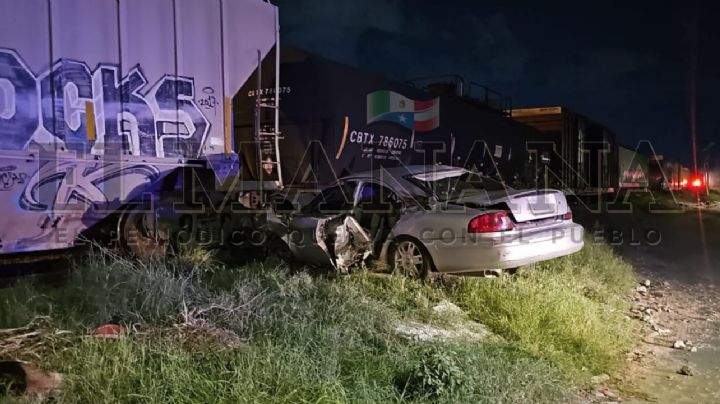 Hombre choca brutalmente contra ferrocarril en Nuevo Laredo; automóvil queda destruido