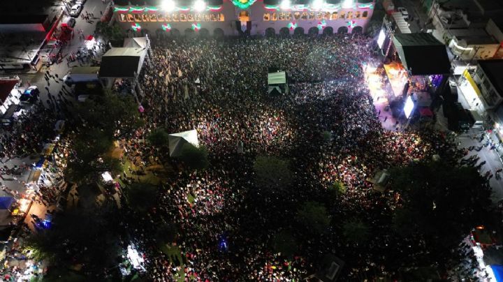 ¡Histórico! 30 mil neolaredenses estuvieron en el Grito de Independencia
