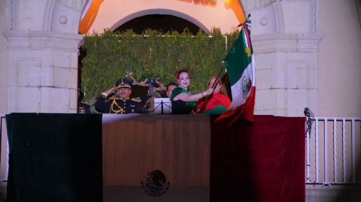 ¡Viva Nuevo Laredo!: Carmen Lilia Canturosas celebra con 30 mil personas el Grito de Independencia