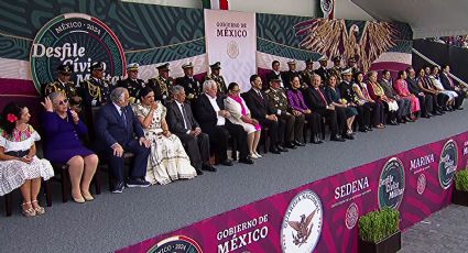 Encabeza AMLO su sexto Desfile Cívico Militar por 214 años del Grito de Independencia