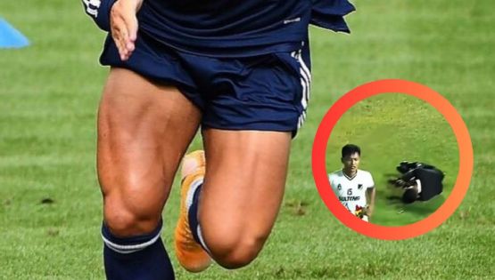 Futbolista ataca brutalmente a árbitro tras penalti controversial | VIDEO