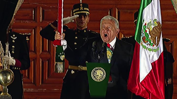 López Obrador hace vibrar el Zócalo con el último Grito de Independencia como presidente