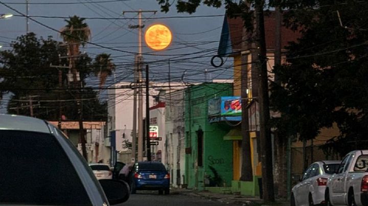 Luna de sangre ilumina la noche de los Dos Laredos; a las 9:46 p.m. empieza eclipse parcial