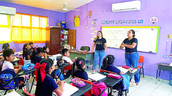 Crea maestra de Nuevo Laredo materia de Lenguaje de Señas