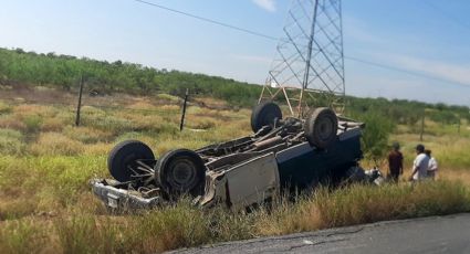 Joven sufre brutal volcadura en la Carretera a Anáhuac; se salva de milagro