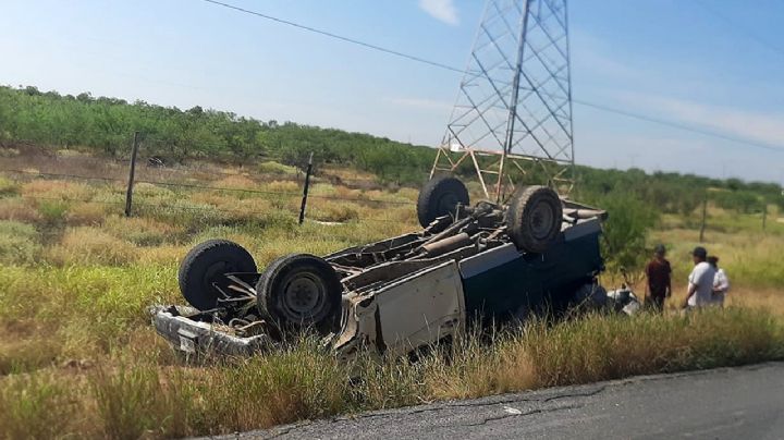 Joven sufre brutal volcadura en la Carretera a Anáhuac; se salva de milagro