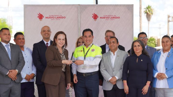 Alcaldesa de Nuevo Laredo entrega 30 patrullas a Dirección de Tránsito