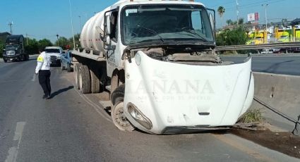 Nuevo Laredo: pipa no alcanza a frenar y choca contra muro y camión de basura