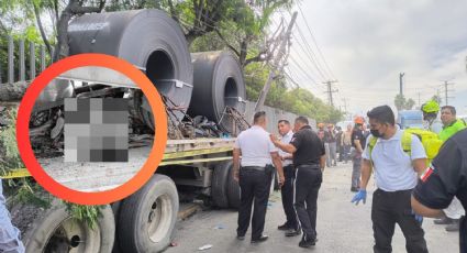 Tráiler sin frenos se impacta en parada de camión y deja 2 muertos; se subió a la banqueta | VIDEOS