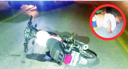 Motociclista se estrella aparatosamente contra auto en Segundo Anillo Periférico; andaba ebrio