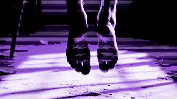 Pide permiso para salirse del trabajo; va a su casa y con una cuerda se cuelga en la Blanca Navidad