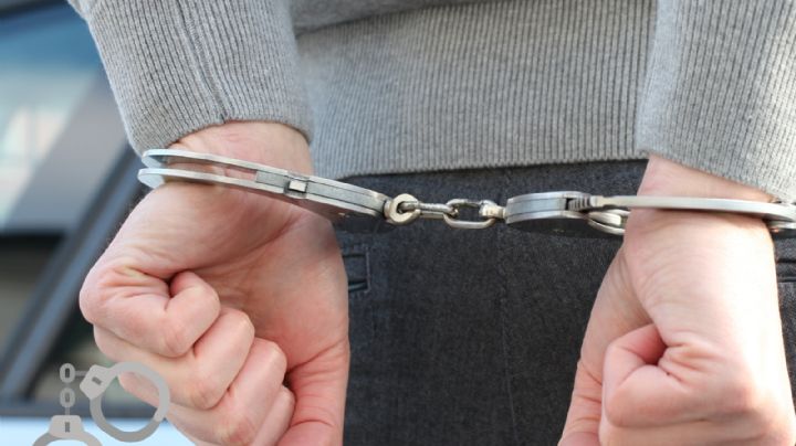 Menor enfrentará la justicia en Texas; portaba arma y drogas en los bolsillos de su pantalón