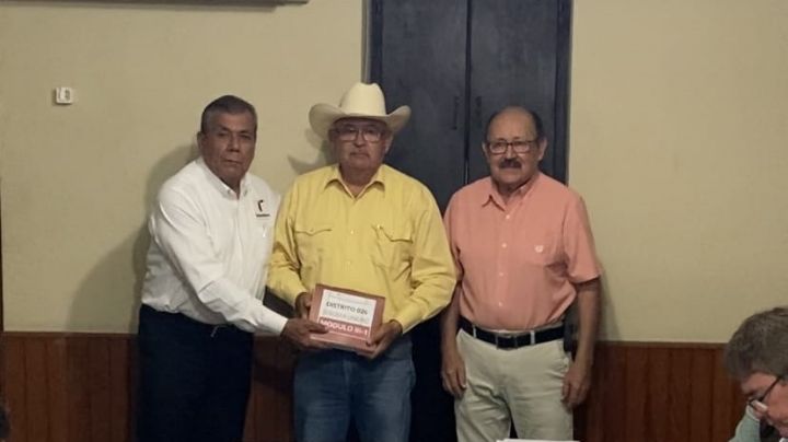 SRH y CONAGUA entregan apoyos a usuarios del Distrito de Riego 026