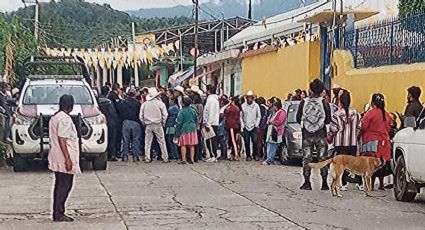 Menor iba a ser linchado por robarse las limosnas de la iglesia, pero llega su madre a rescatarlo